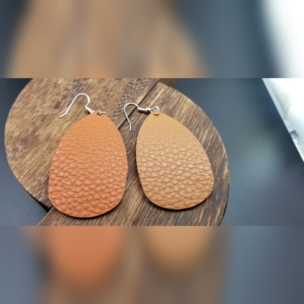 Leather orange cropped drop earrings E0316